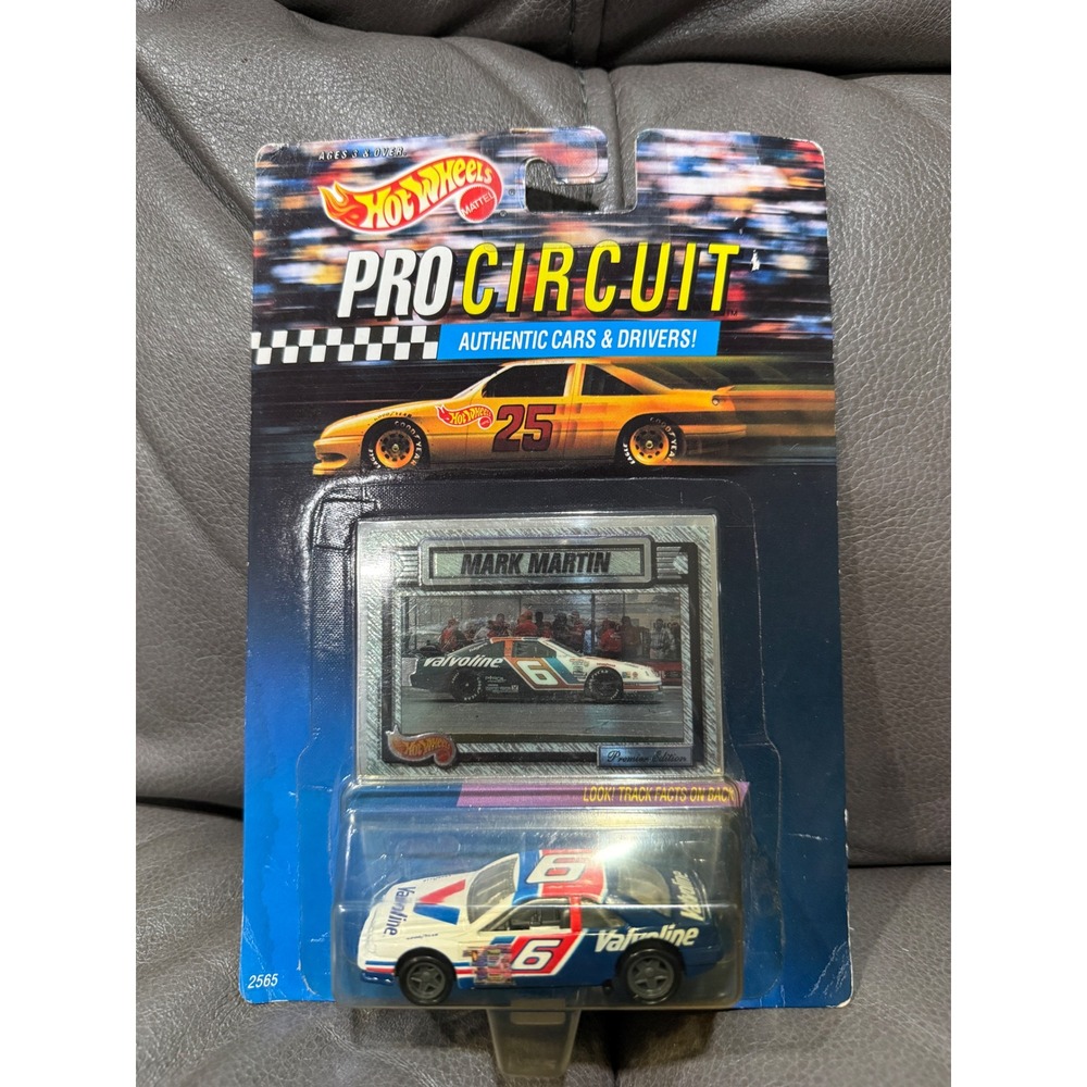 Hot Wheels Pro Circuit Mark Martin Valvoline Ford Thunderbird 1992 Diecast 2565